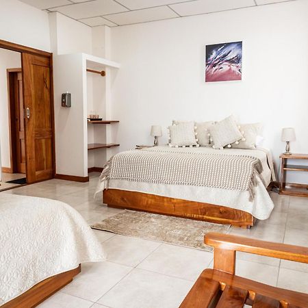 Hotel Ayre By Baltra Puerto Ayora  Buitenkant foto